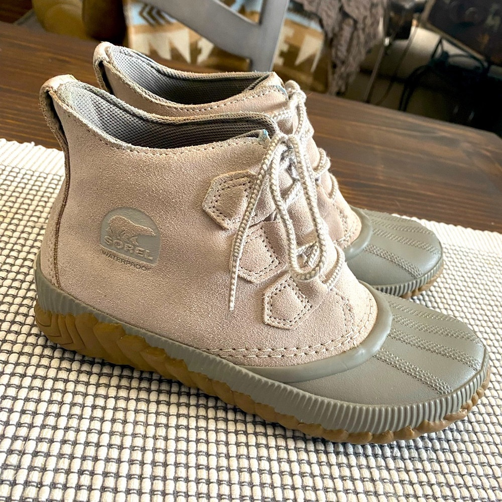 EUC SOREL women’s boots size 6.5
